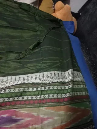 Falda larga de seda con cinturón