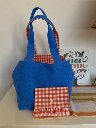 Bolso azul grande con clutch cuadros