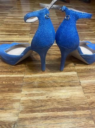 Tacones Guess Azules precio negociable