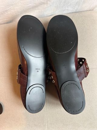 Bailarinas de piel con tachuelas