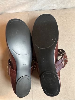 Bailarinas de piel con tachuelas