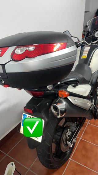 Suzuki V-Strom 650cc Moto