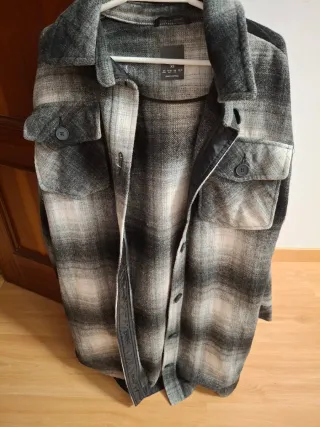 Abrigo tipo camisa cuadros blanco y negro