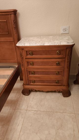 Dormitorio madera maciza tallada