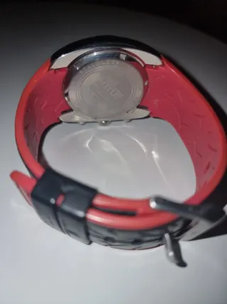 Reloj Lotus Cronógrafo Negro y Rojo.