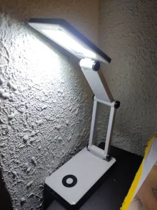 Lámpara LED moderna regulable