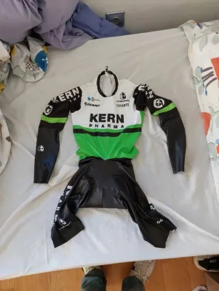 Mono ciclismo Kern Pharma