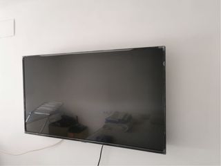 Televisión 40 smart TV con soporte