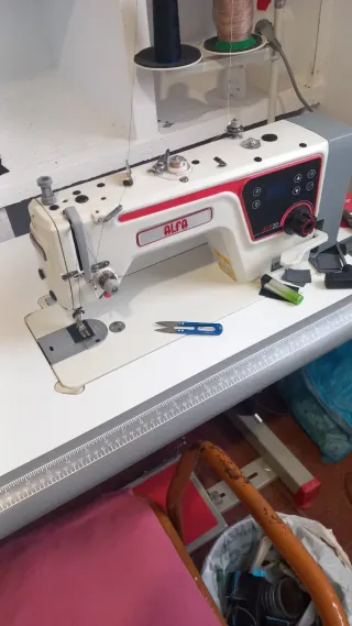 Máquina de coser Alfa A1920,