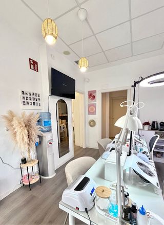 Traspaso salón de manicura y estética