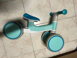 Bicicleta de equilibrio correpasillos 4 ruedas