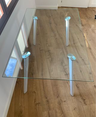Mesa de comedor cristal y metal
