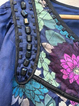 Vestido floral Derhy azul y morado