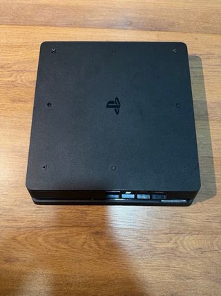 PS4 Slim 1TB Negra + Mando