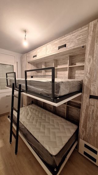 Litera abatible madera y blanco con colchones