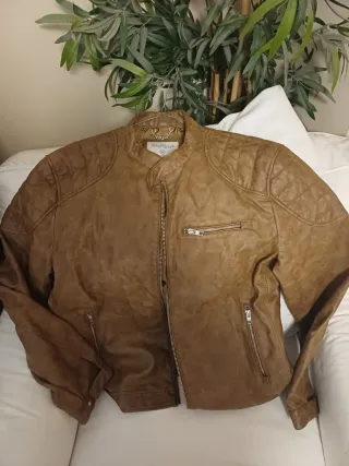 Cazadora efecto piel motera