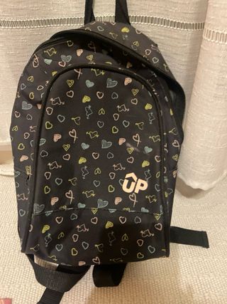 Mochila mediana con estampado de corazones