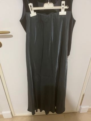 Conjunto Falda y Chaleco Gris