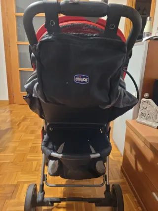 Cochecito Chicco y regalo capota para lluvia.