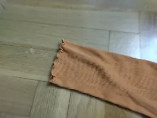 Camiseta manga larga naranja. Talla8-10 años. H&M