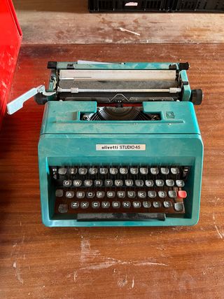 Máquina de escribir Olivetti Studio 45