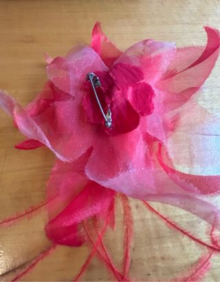 Vestido de fiesta rojo y dorado