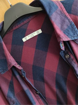 Camisa de Pull&Bear (Talla S).