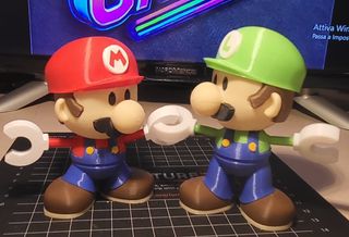 Coppia personaggi stile videogame Supermario