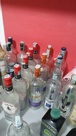Bottiglie vuote varie