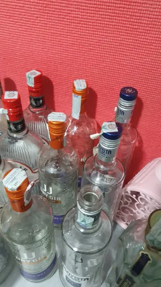 Bottiglie vuote varie