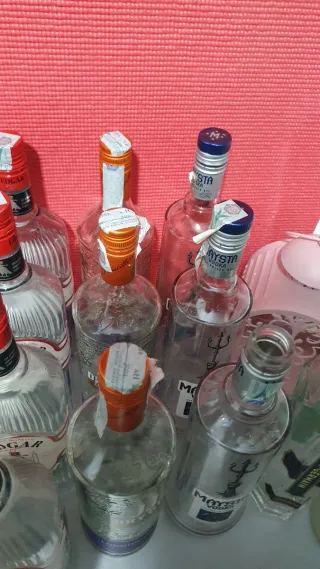 Bottiglie vuote varie