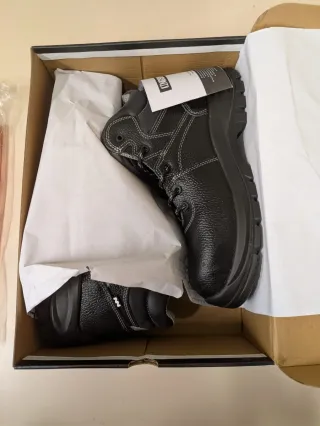 Botas de seguridad y zapatos Kingsman negras