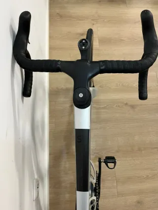 Bicicleta de carbono CUBE talla 53