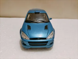 Ford Focus RS Bburago 1/24