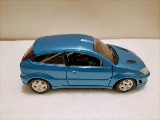 Ford Focus RS Bburago 1/24