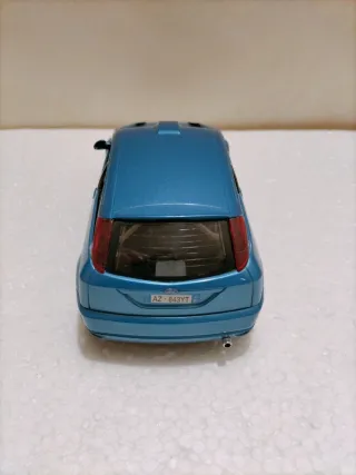 Ford Focus RS Bburago 1/24