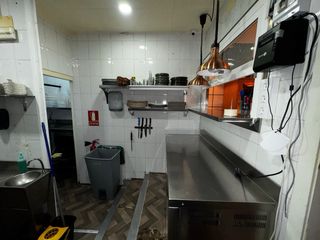 Se traspasa restaurante en pleno funcionamiento.
