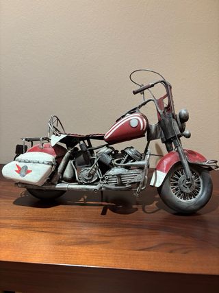 Moto Decorativa Roja y Blanca