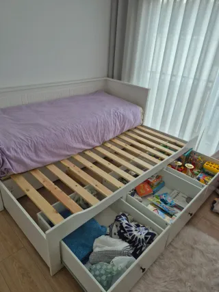 Cama IKEA Hemnes com 3 Gavetas + 2 colchões