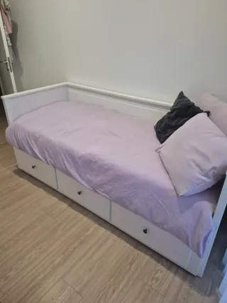 Cama IKEA Hemnes com 3 Gavetas + 2 colchões