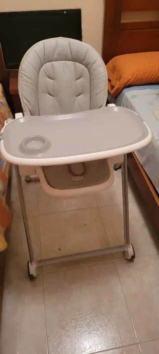 Trona infantil reclinable