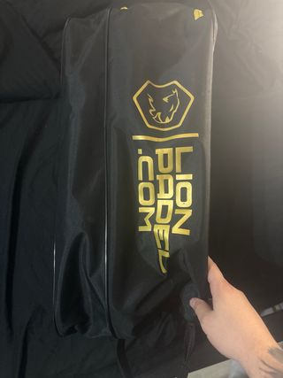 Paletero Lion Padel Negro y Dorado