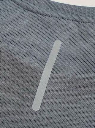 Camiseta deportiva gris