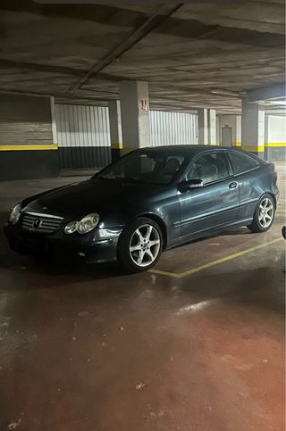 Mercedes-Benz W203 2003