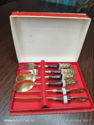 Juego cubiertos aperitivo vintage metal madera