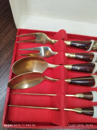 Juego cubiertos aperitivo vintage metal madera