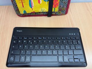 Funda Tablet Hecha a Mano + Teclado Targus