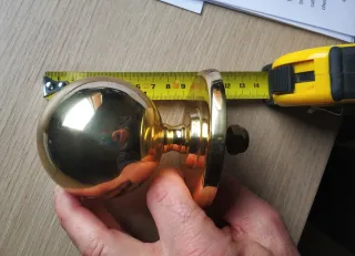 Pomo de puerta blindada dorado