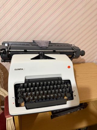 Máquina de escribir Olympia