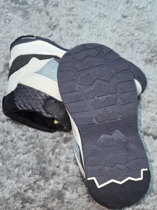 Zapatos Zara bebé T.23